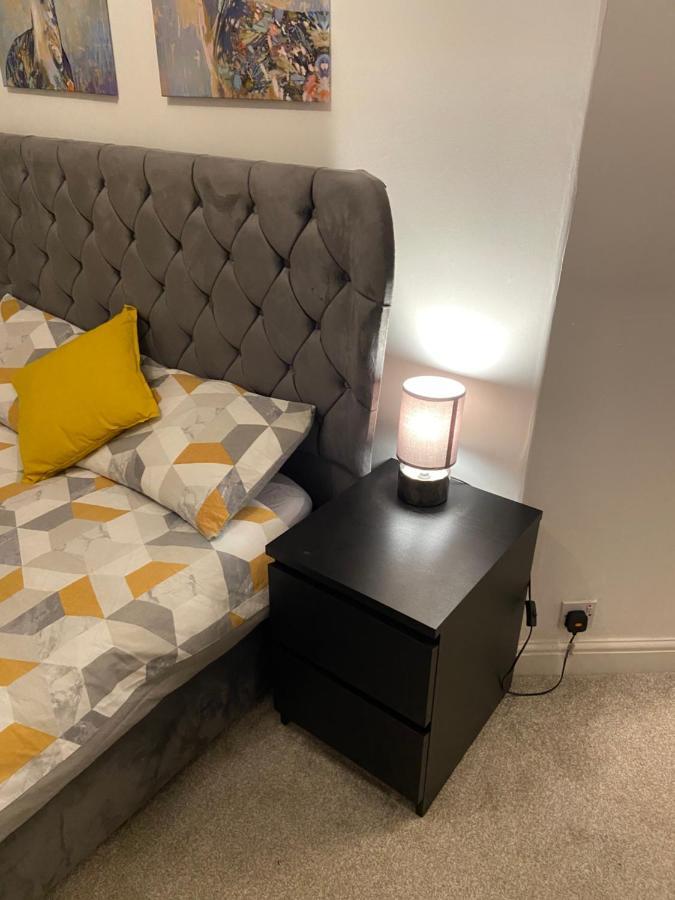 לונדון Lovely, Recently Refurbished Four Bedroom House.. מראה חיצוני תמונה