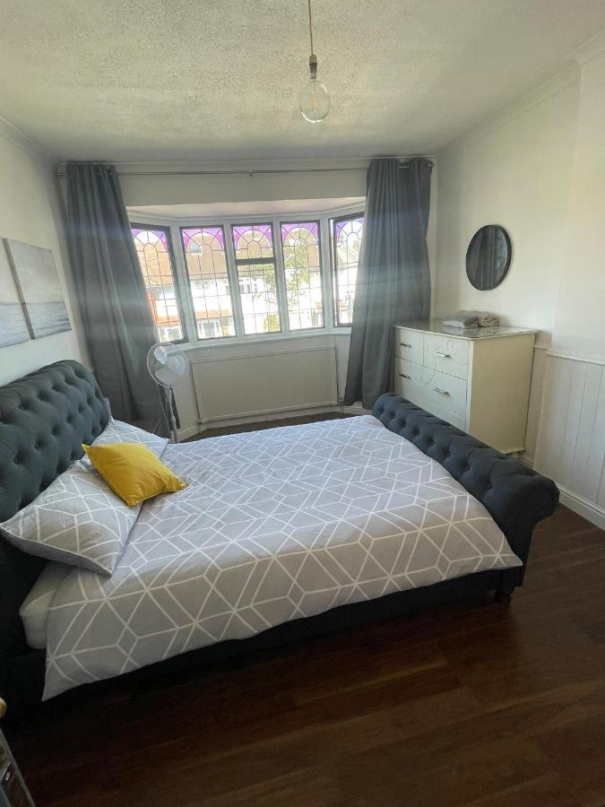 לונדון Lovely, Recently Refurbished Four Bedroom House.. מראה חיצוני תמונה